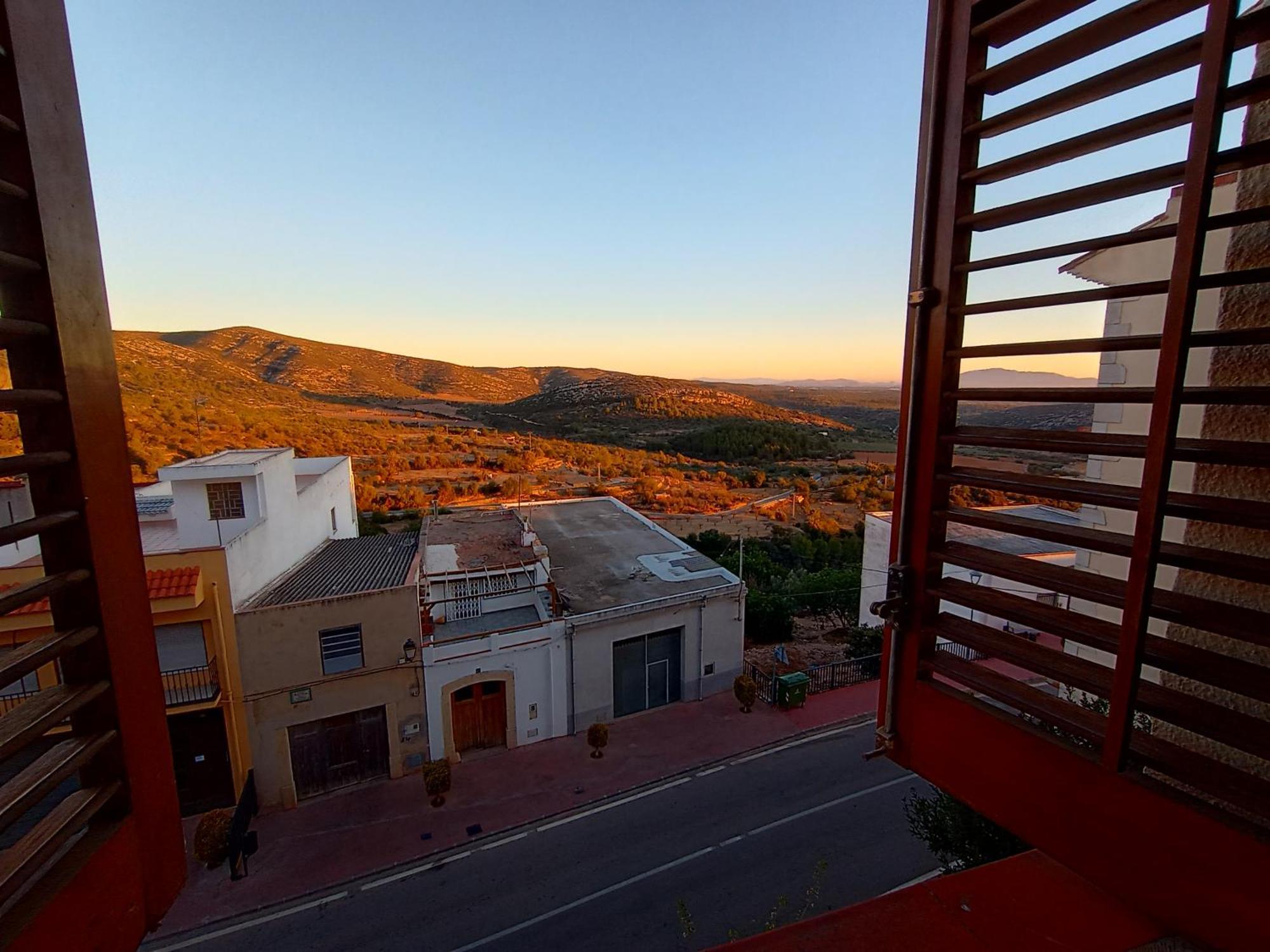 Tranquil And Spacious Townhouse In Historical And Picturesque Cervera Del Maestre ภายนอก รูปภาพ