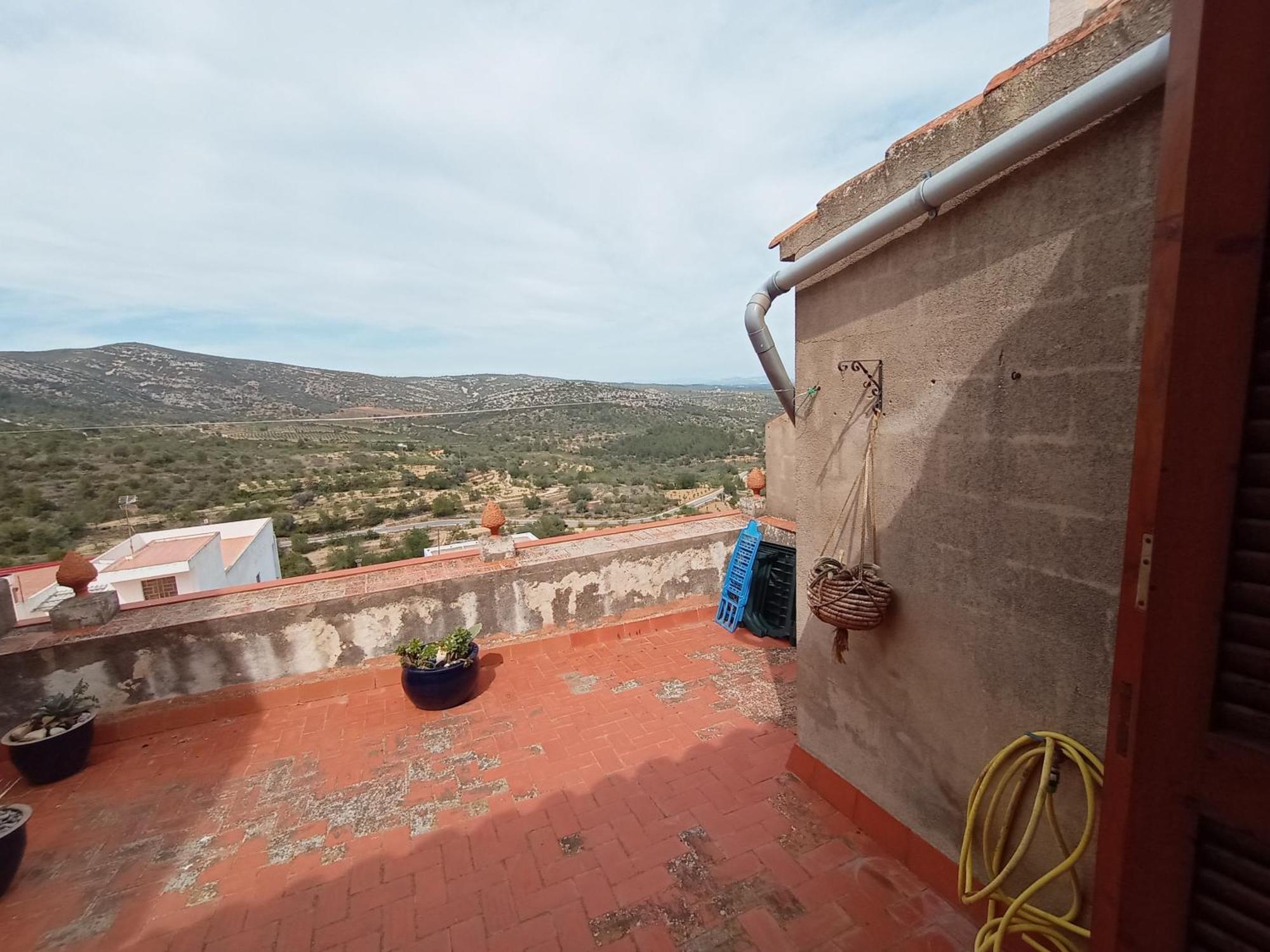 Tranquil And Spacious Townhouse In Historical And Picturesque Cervera Del Maestre ภายนอก รูปภาพ