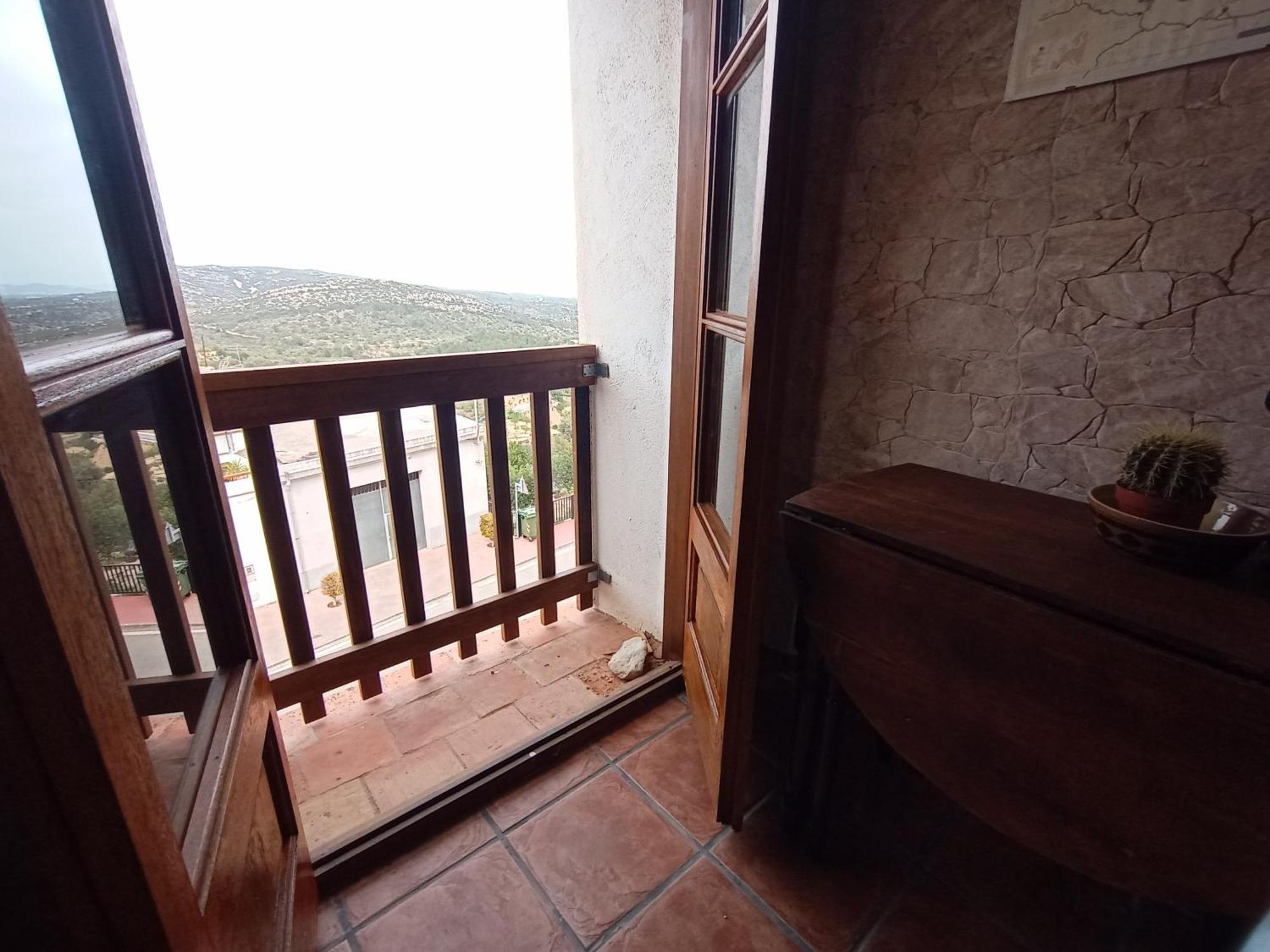 Tranquil And Spacious Townhouse In Historical And Picturesque Cervera Del Maestre ภายนอก รูปภาพ